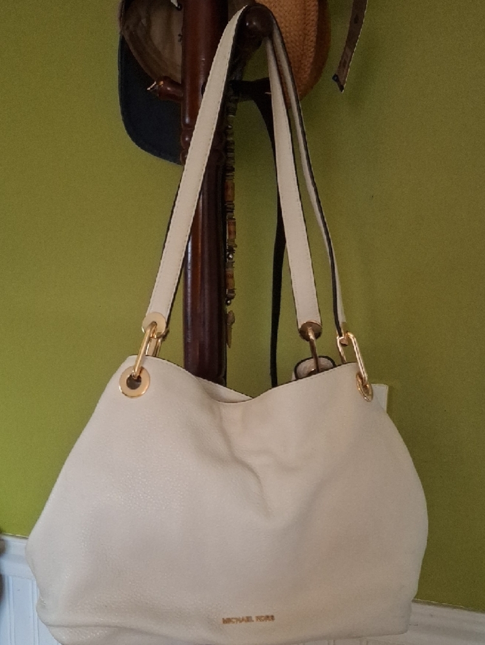 Michael Kors Ivory Pebbled Leather Shoulder Hobo with Gold Hardware - Picture 2 of 8